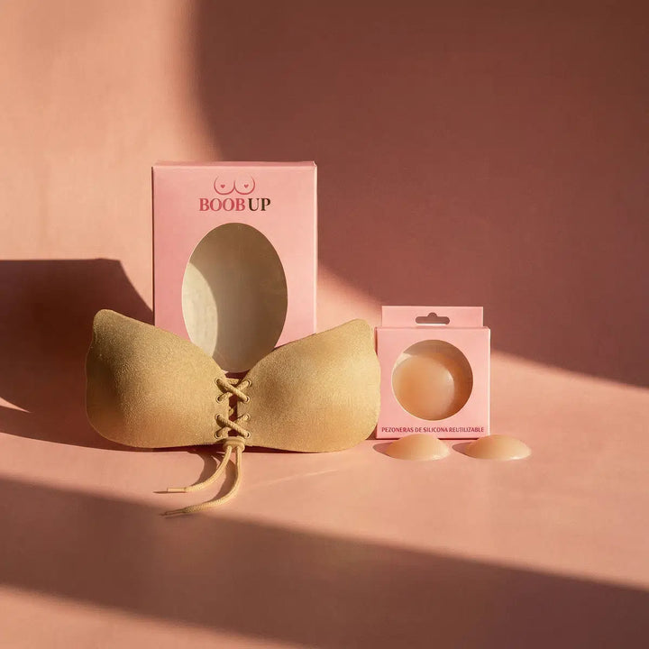El Savage Combo combina nuestro sostén adhesivo Push Up Bra con un par de pezoneras